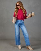 Cropped crewneck sweater in burgundy knit with ribbed hem and cuffs