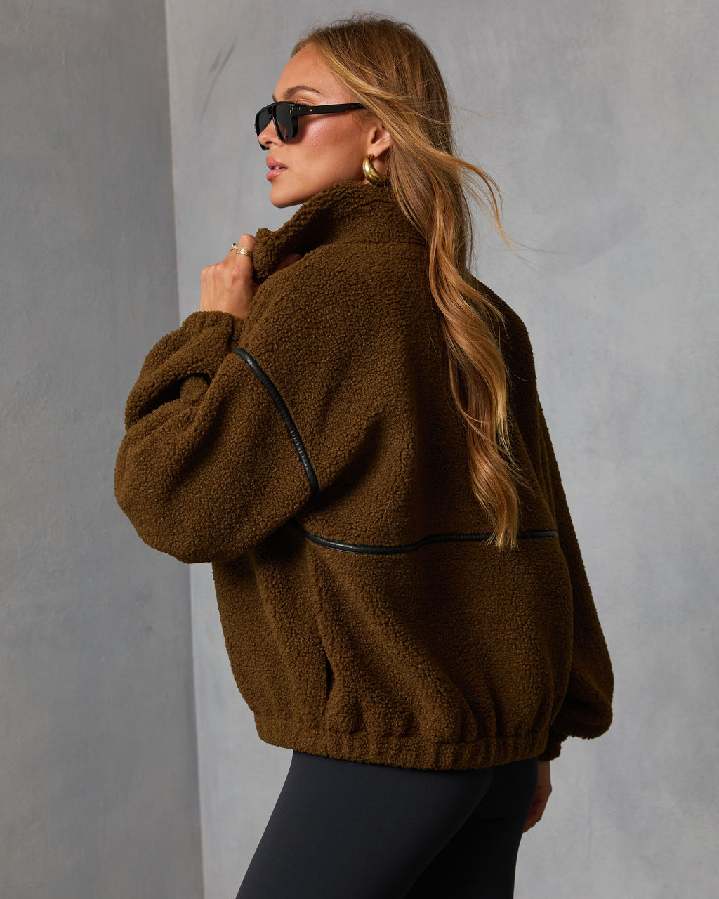 Dark-brown shearling jacket with contrast trim, back view, long sleeves