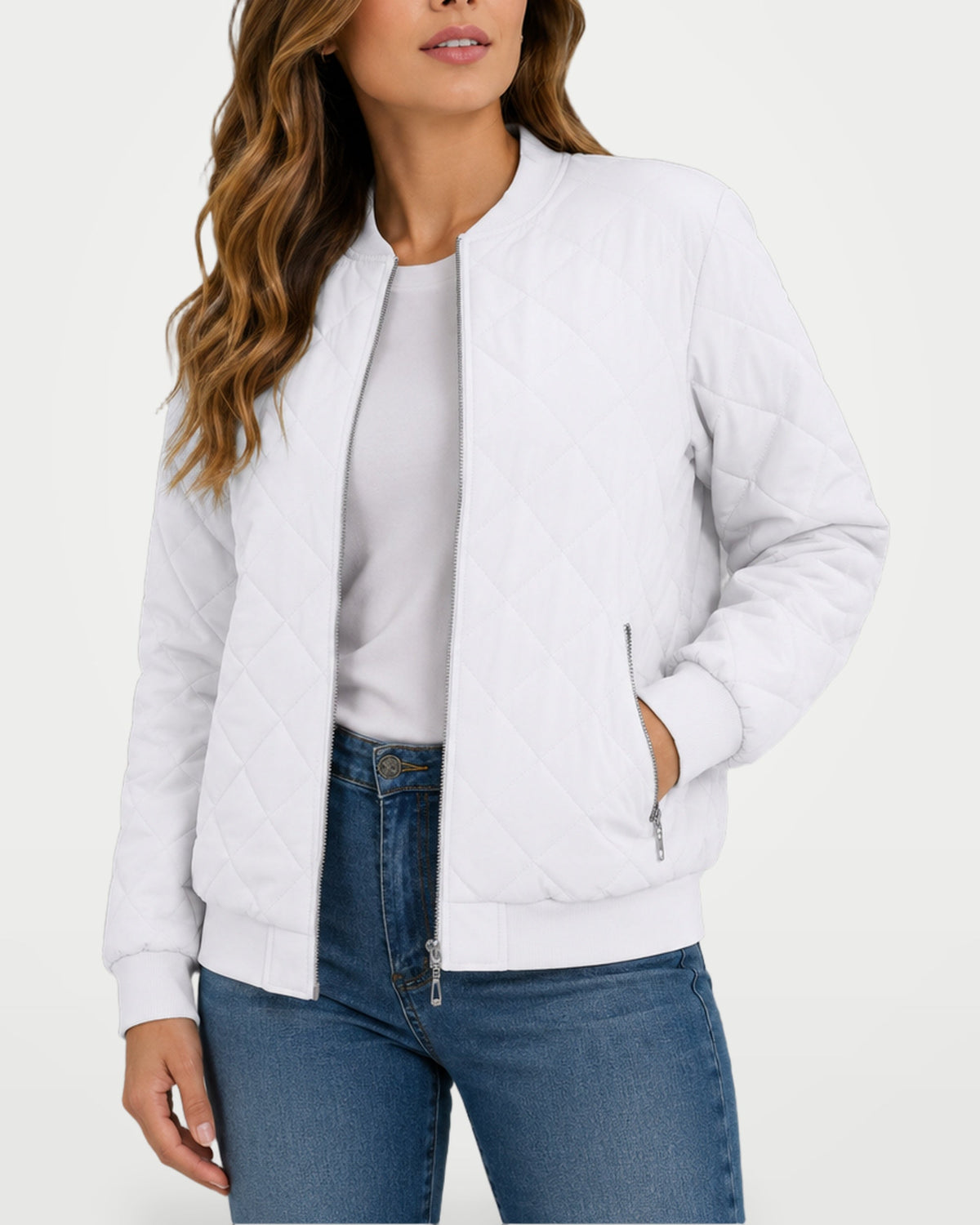 Women’s quilted bomber jacket in white, front zipper, ribbed cuffs and waistband.
