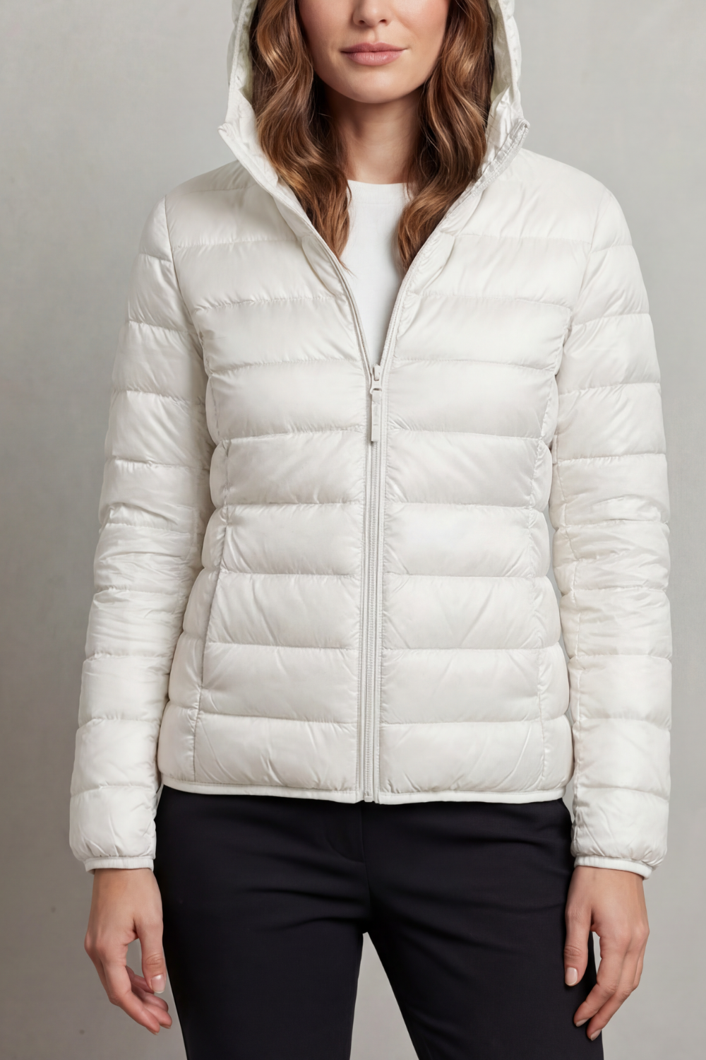Women’s hooded puffer jacket in white, full-zip with elastic cuffs