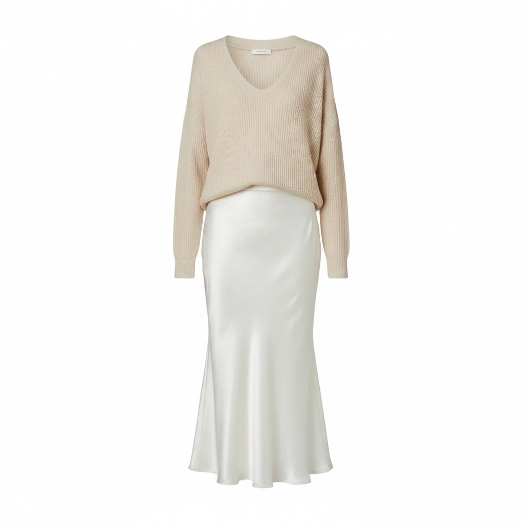 Silk skirt set in light beige/white with V-neck top and long flowing skirt