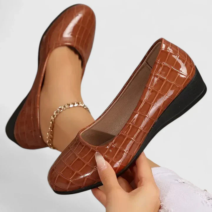 Orthopedic flats, warm brown croc-embossed leather look with rhinestone ankle chain