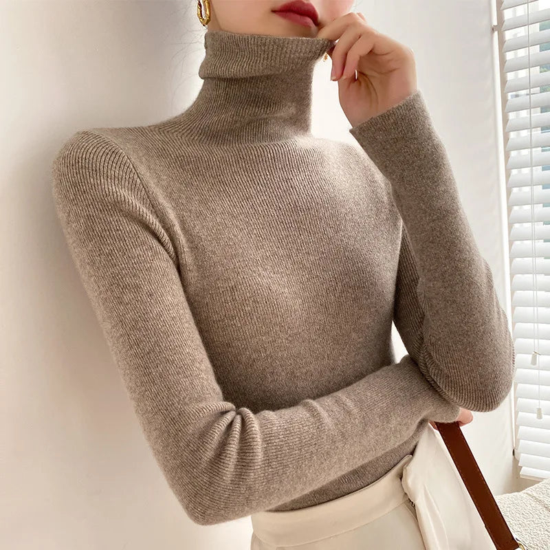 Taupe cashmere turtleneck sweater with ribbed knit and long sleeves