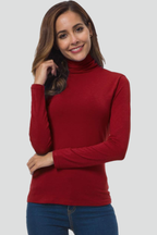 Women’s fitted turtleneck sweater with long sleeves, red knit